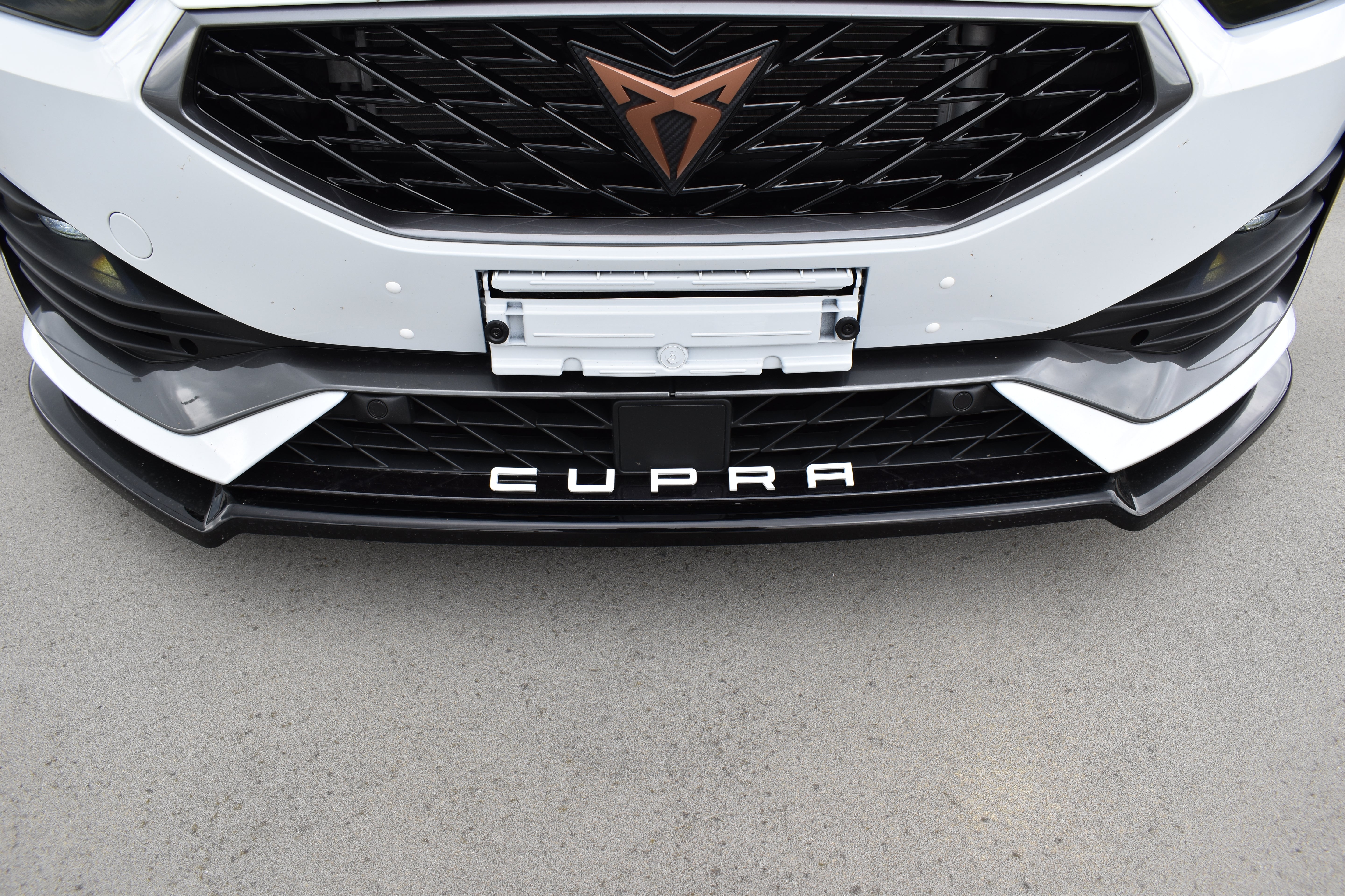 Logo Cupra pour la Cupra Formentor dans la peinture de votre choix