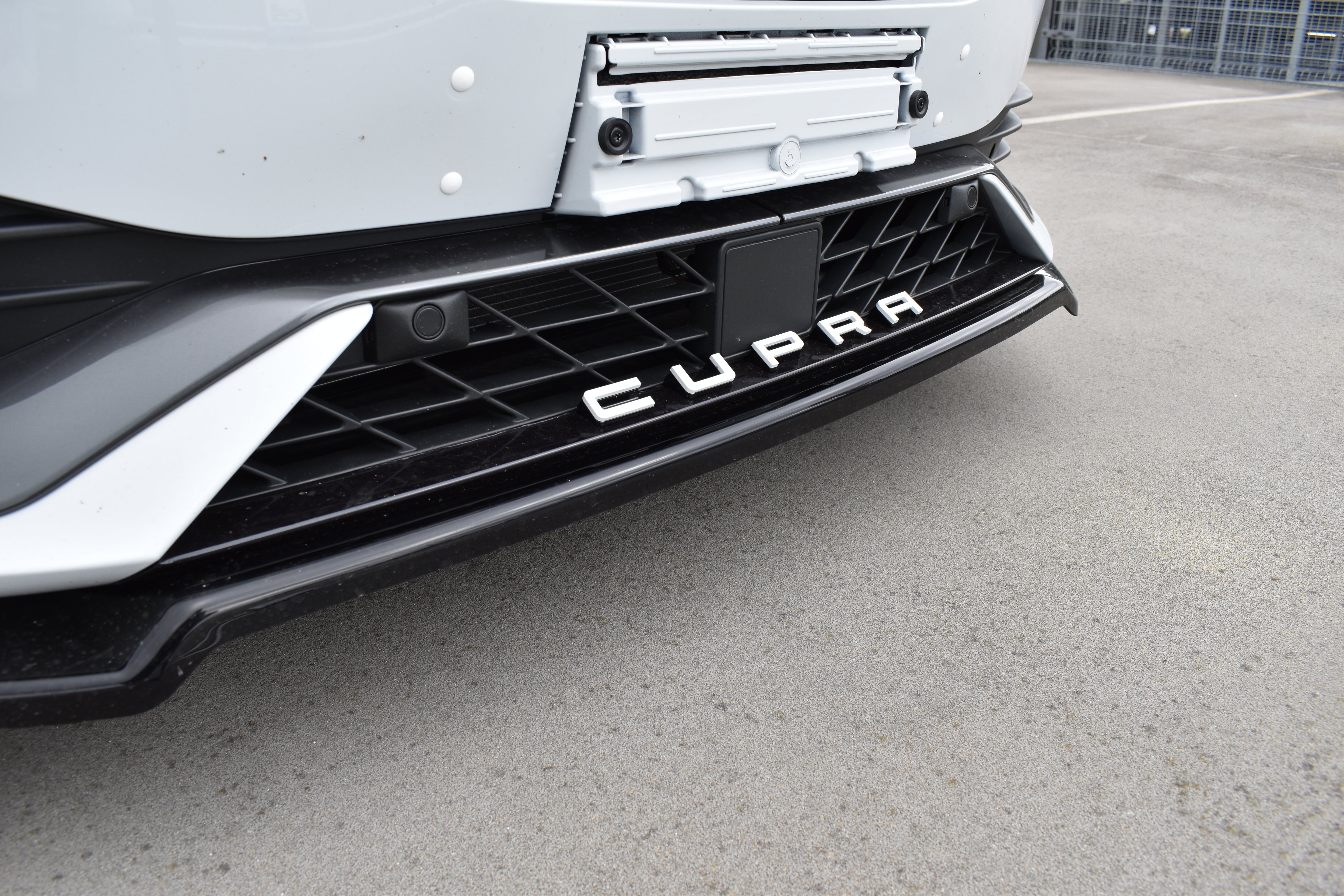 Logo Cupra pour la Cupra Formentor dans la peinture de votre choix