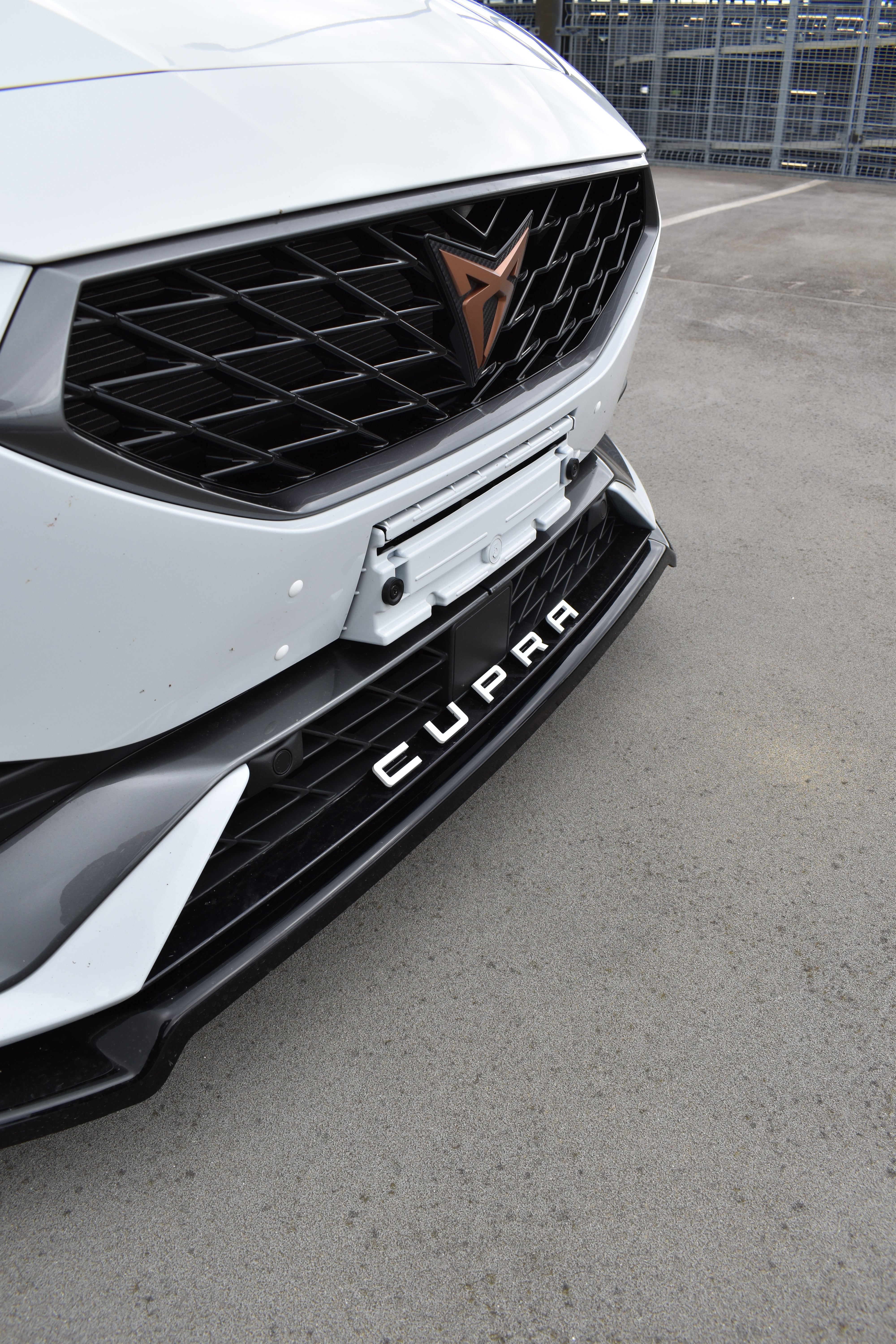 Logo Cupra pour la Cupra Formentor dans la peinture de votre choix