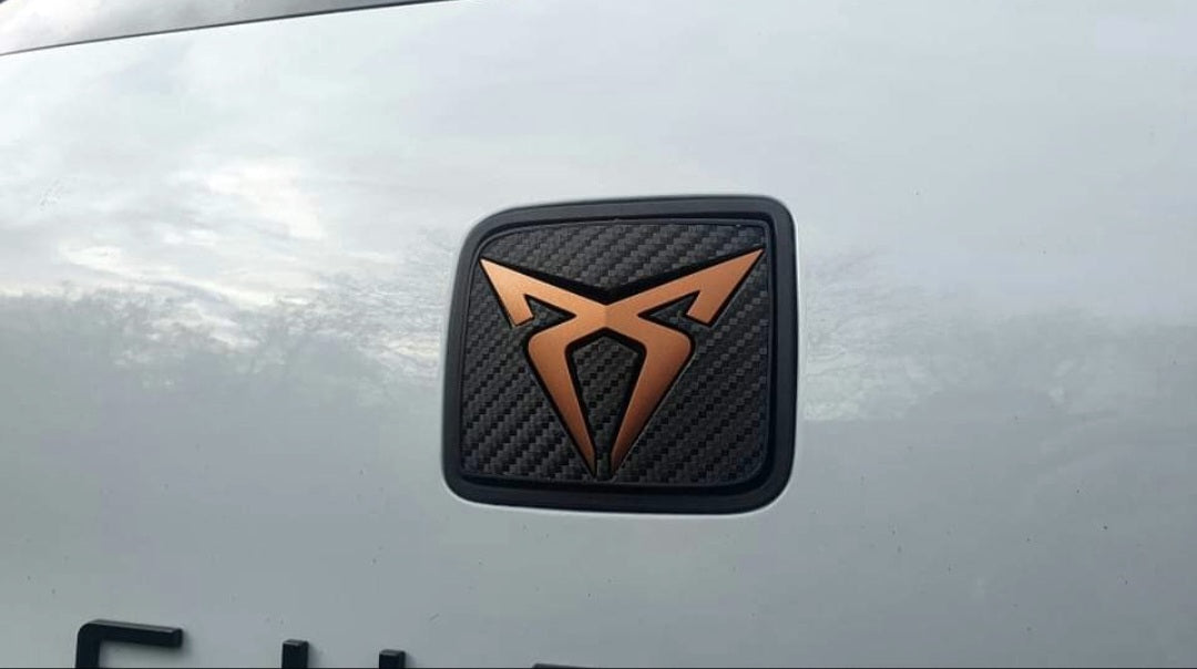 Tailgate opener mechanism PP3D refined with Cupra emblem (original Seat/Cupra part)