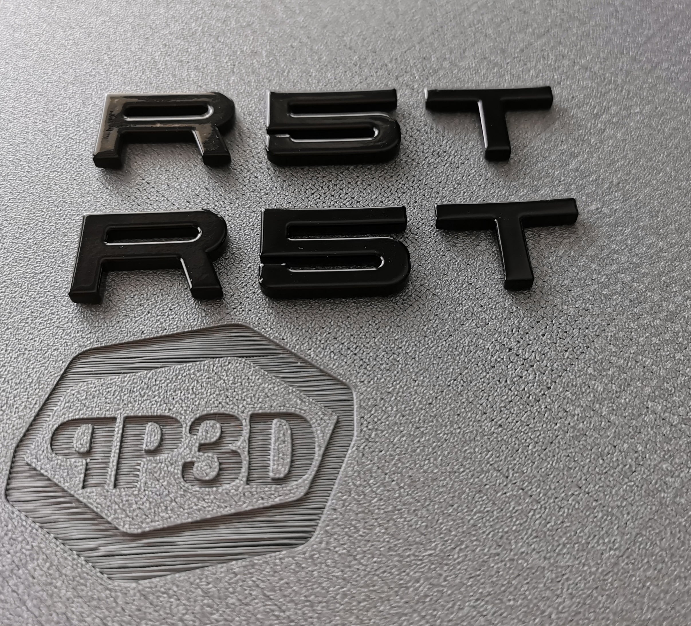 Logo R5T pour modèles Audi 5 cylindres SET droite/gauche